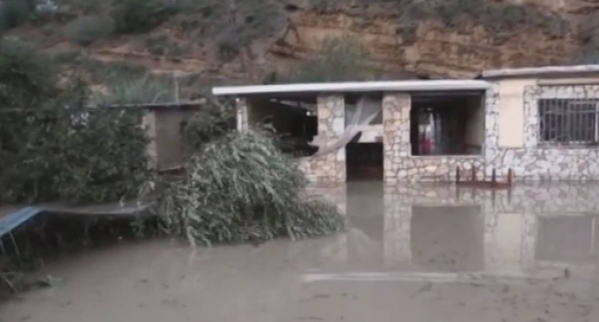Maltempo, strage a Palermo: fiume straripa e sommerge una villa. Morte 12 persone